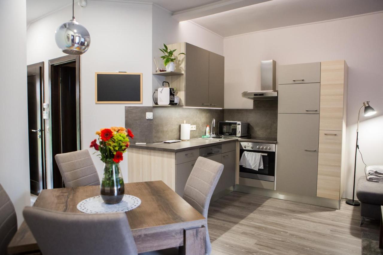 Kikelet Apartman Apartment Szombathely Bagian luar foto