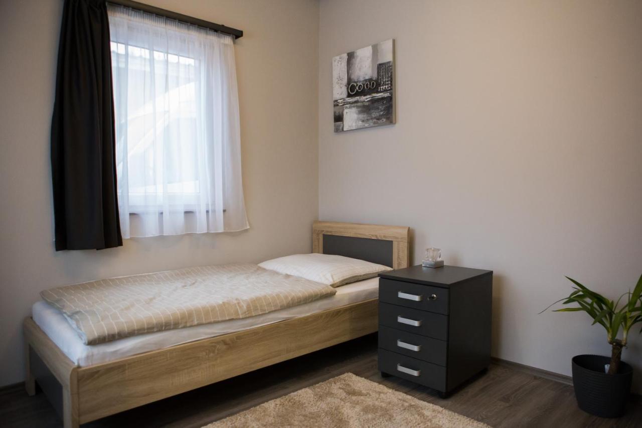 Kikelet Apartman Apartment Szombathely Bagian luar foto